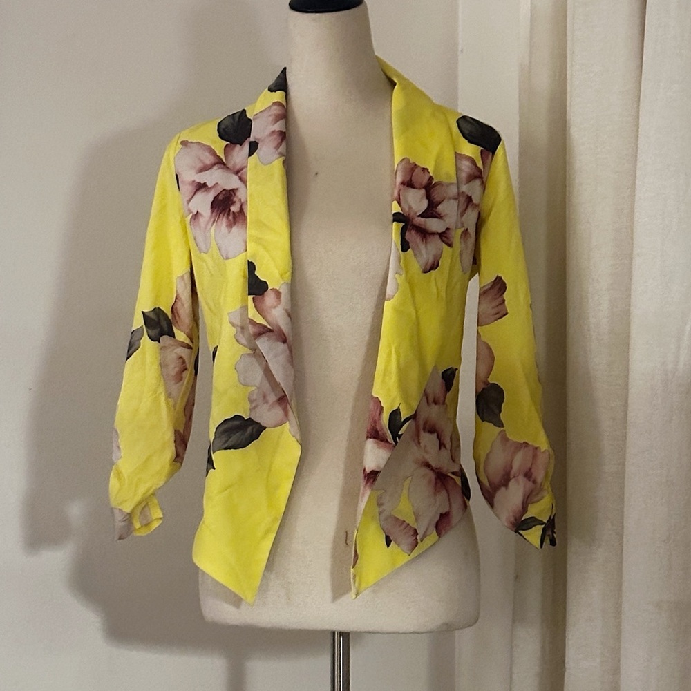 Michele Size S Lightweight Yellow Floral Realism Women's Open Blazer